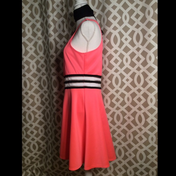 🛍3/$15 SALE. NWT RUE 21 Coral fit & flare skater - Picture 2 of 5